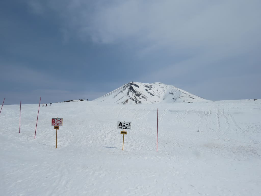 雪の旭岳