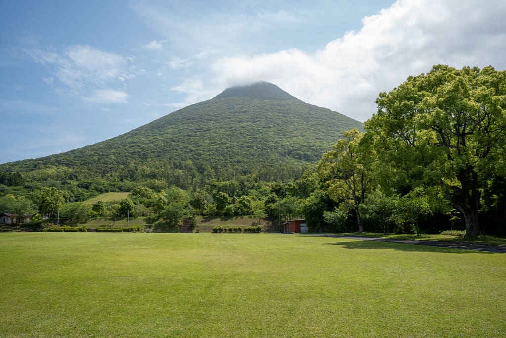 かいもん山麓ふれあい公園から見た開聞岳