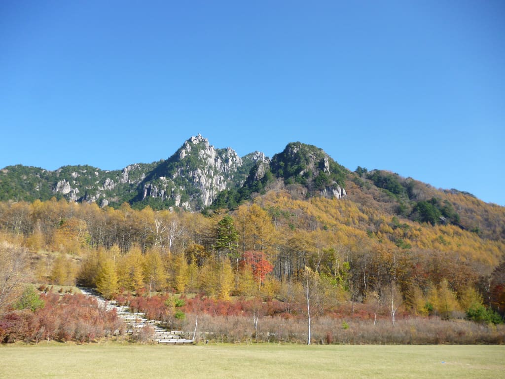 みずがき山自然公園から見た瑞牆山