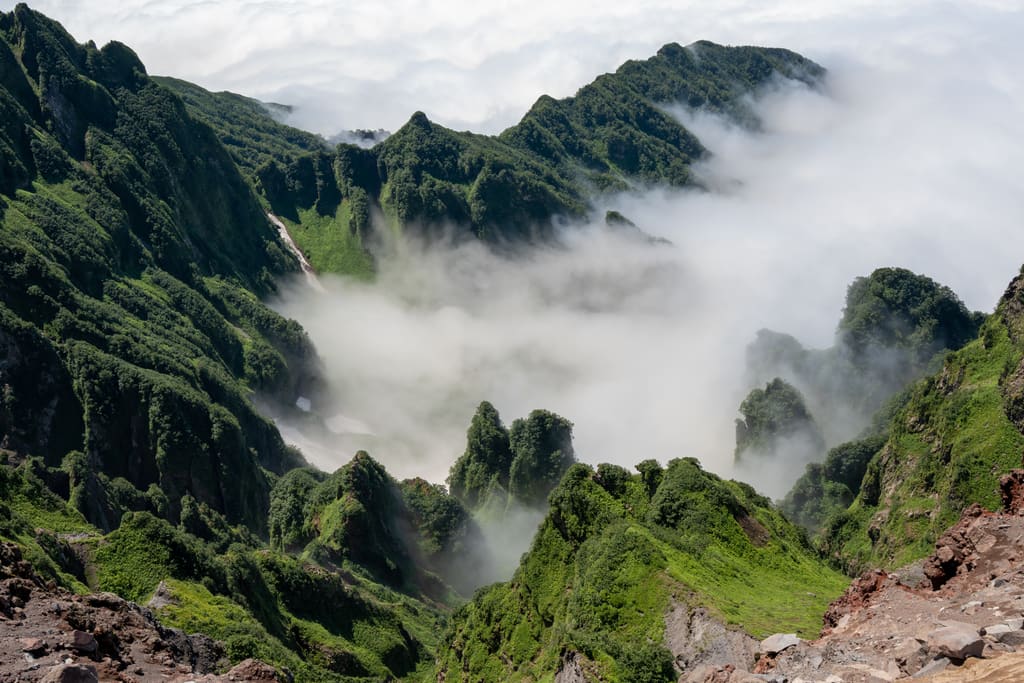 海から見た利尻山