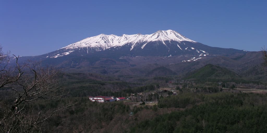 東北東の九蔵峠から見た御嶽山