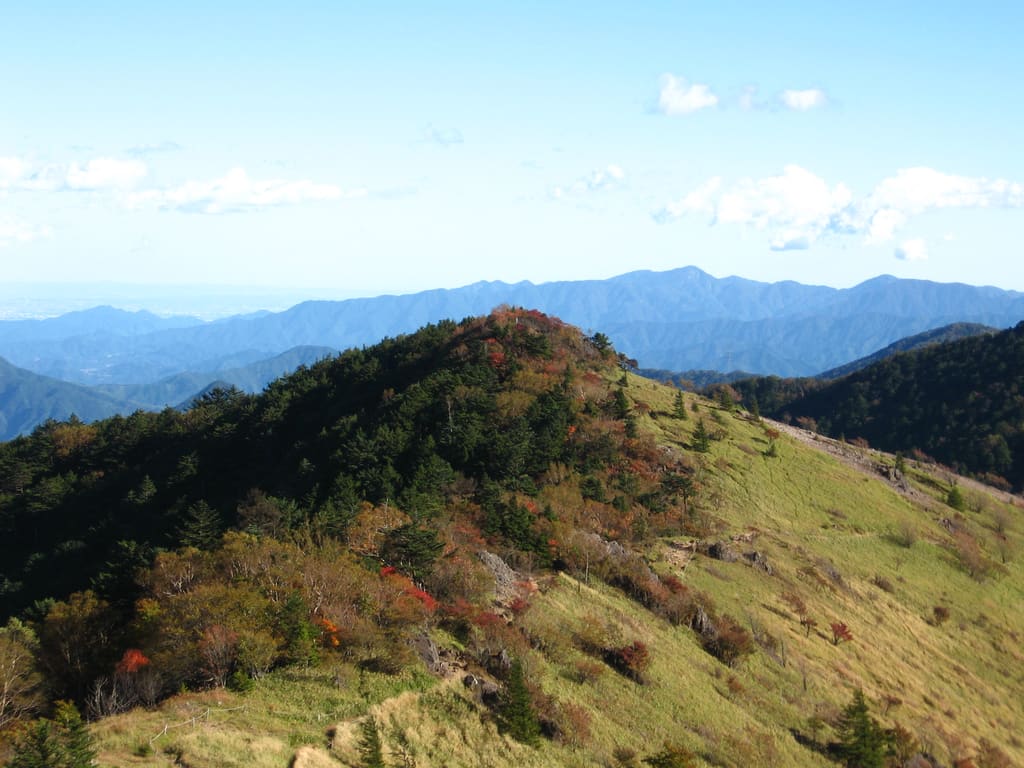 北西から見た大菩薩の稜線（妙見ノ頭）
