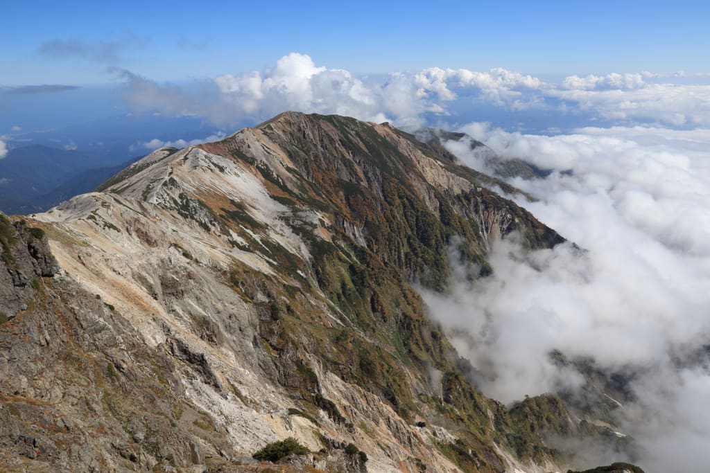 白馬岳から見た小蓮華山